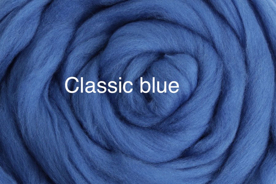 Corriedale sliver dyed 10g classic blue colour