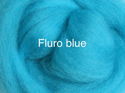 Corriedale sliver dyed 10g fluro blue colour