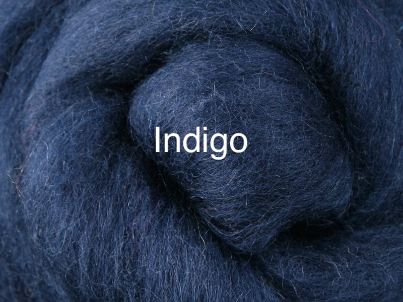 Corriedale sliver 50-100g indigo colour wool roving