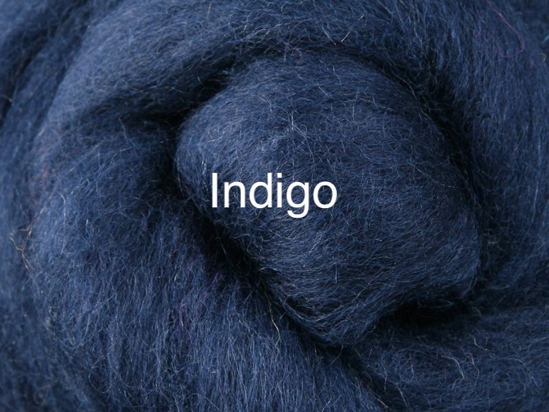 Corriedale sliver dyed 10g indigo colour